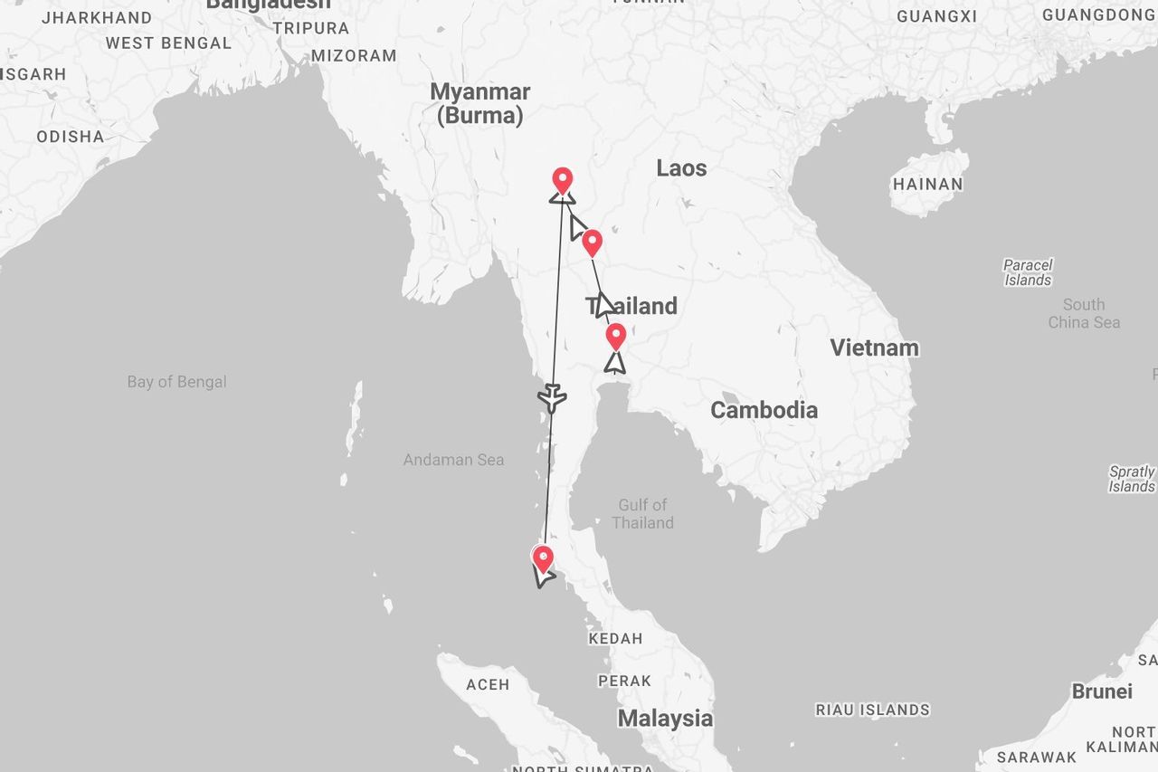 Une carte de l'Asie du Sud-Est affichant un itinéraire de voyage avec des trajets aériens et des marqueurs de position rouges à travers la Thaïlande, la Malaisie et le Myanmar.