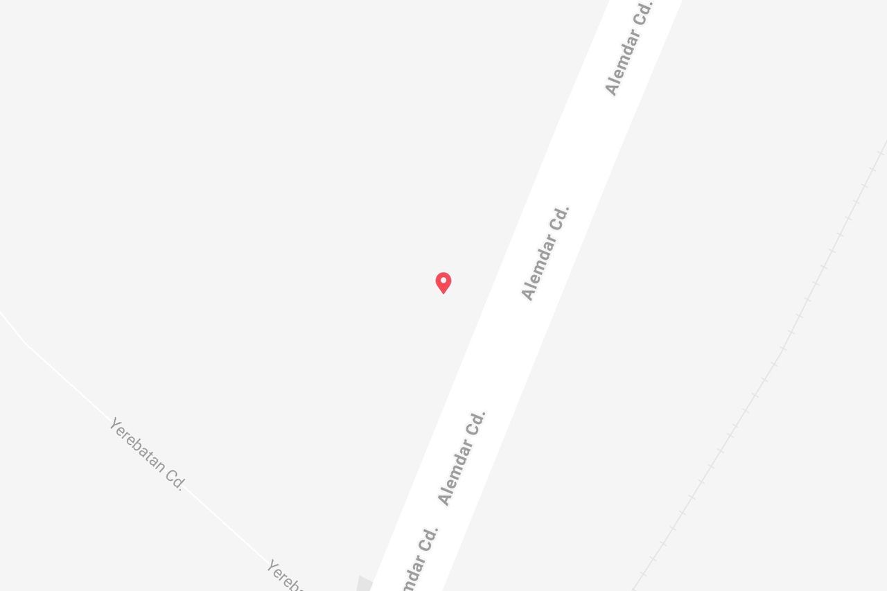 Une carte numérique avec une épingle rouge indiquant l'emplacement à l'intersection d'Alemdar Cd. et Yerebatan Cd.