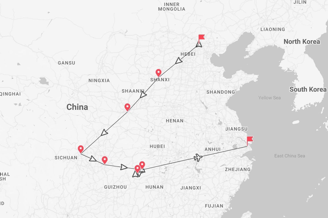 Una mappa della Cina che presenta un itinerario di viaggio che inizia nella provincia di Hebei, attraversa il Sichuan e si conclude nella provincia di Jiangsu, sulla costa orientale.