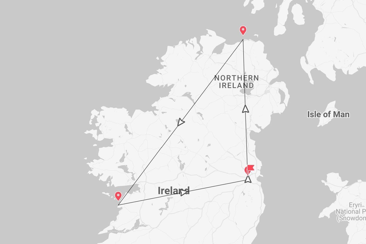 Mappa di un percorso triangolare in Irlanda e Irlanda del Nord, con tappe sulle coste occidentale, settentrionale e orientale.