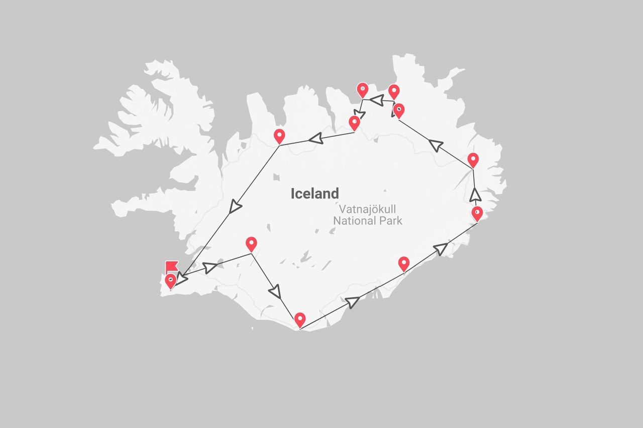 Eine Karte von Island mit einer Reiseroute, markiert mit roten Stecknadeln, die durch den Vatnajökull-Nationalpark führt.