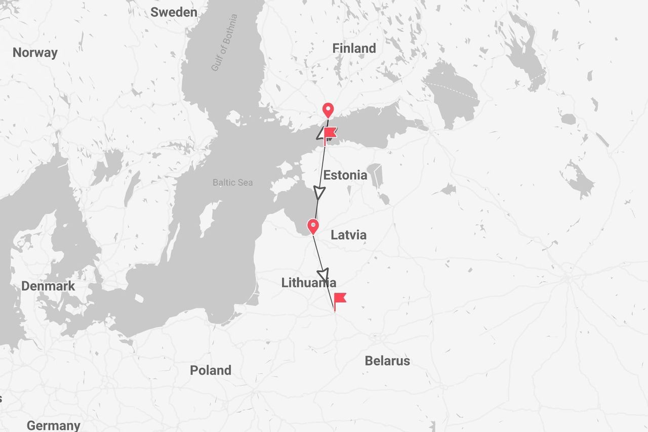 Eine Karte mit einer Reiseroute und Stopps in Finnland, Estland, Lettland und Litauen entlang der Ostsee.