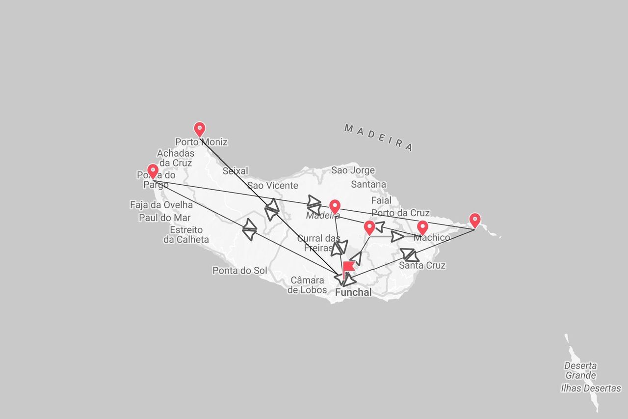 Una mappa dell'isola di Madeira che dettaglia un itinerario di viaggio con tappe segnate in città come Funchal, Porto Moniz e Machico.
