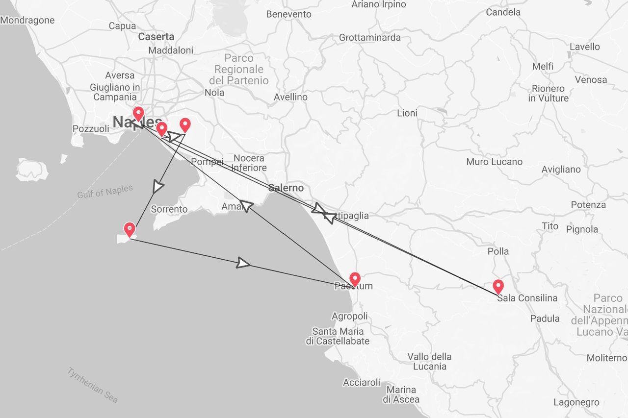 Un mapa que muestra un itinerario de viaje en el sur de Italia, con paradas que incluyen Nápoles, la Costa Amalfitana, Paestum y Sala Consilina.