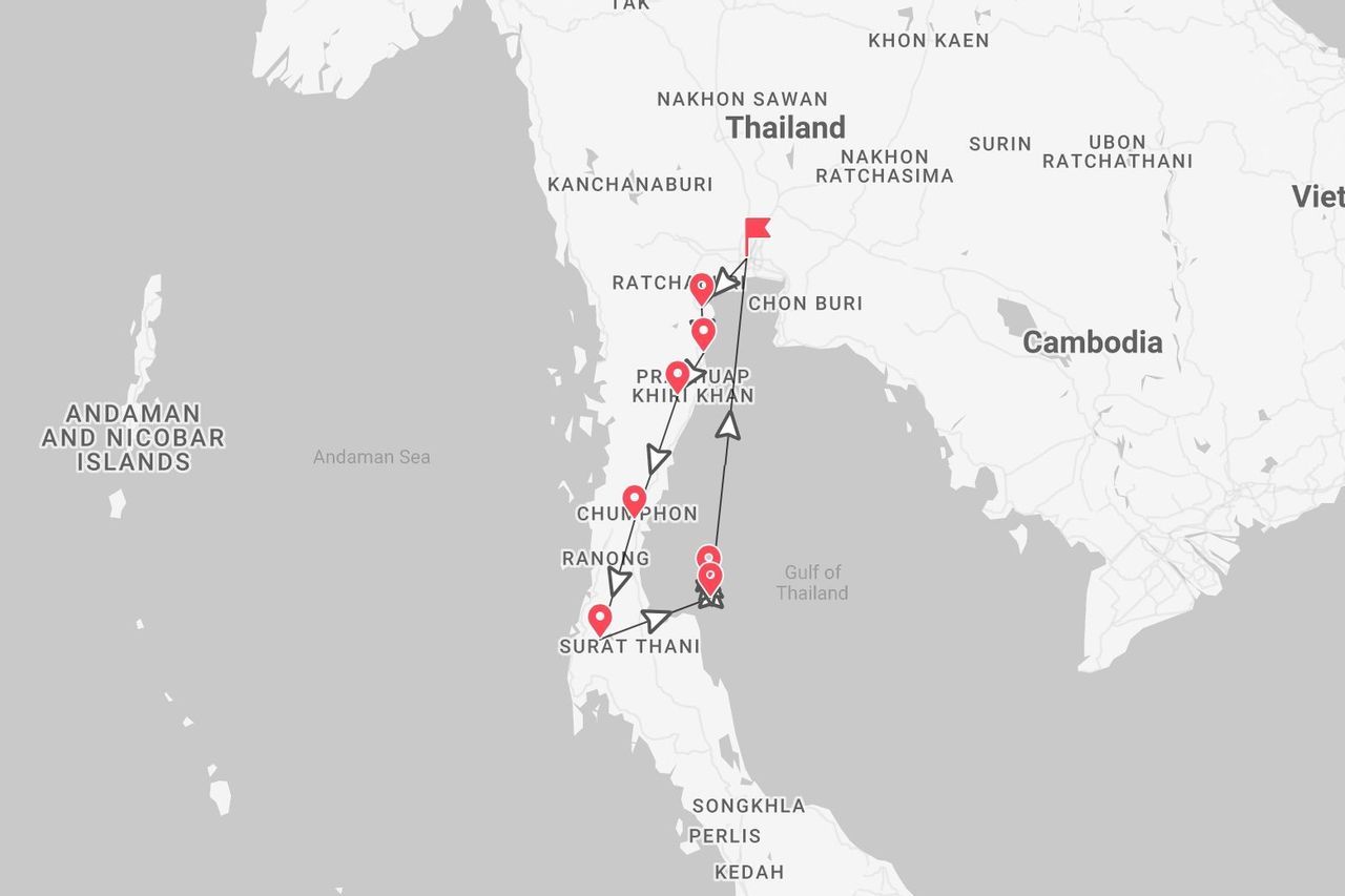 Mappa di un itinerario di viaggio in Thailandia, che evidenzia un percorso da Ratchaburi a sud fino a Surat Thani con diverse tappe.