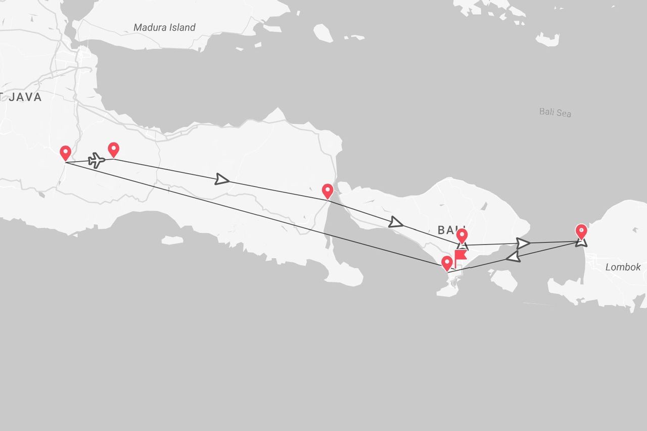 Une carte présentant un itinéraire de voyage à travers les îles de Java, Bali et Lombok, marquée de points d'intérêt et d'un tracé de vol.