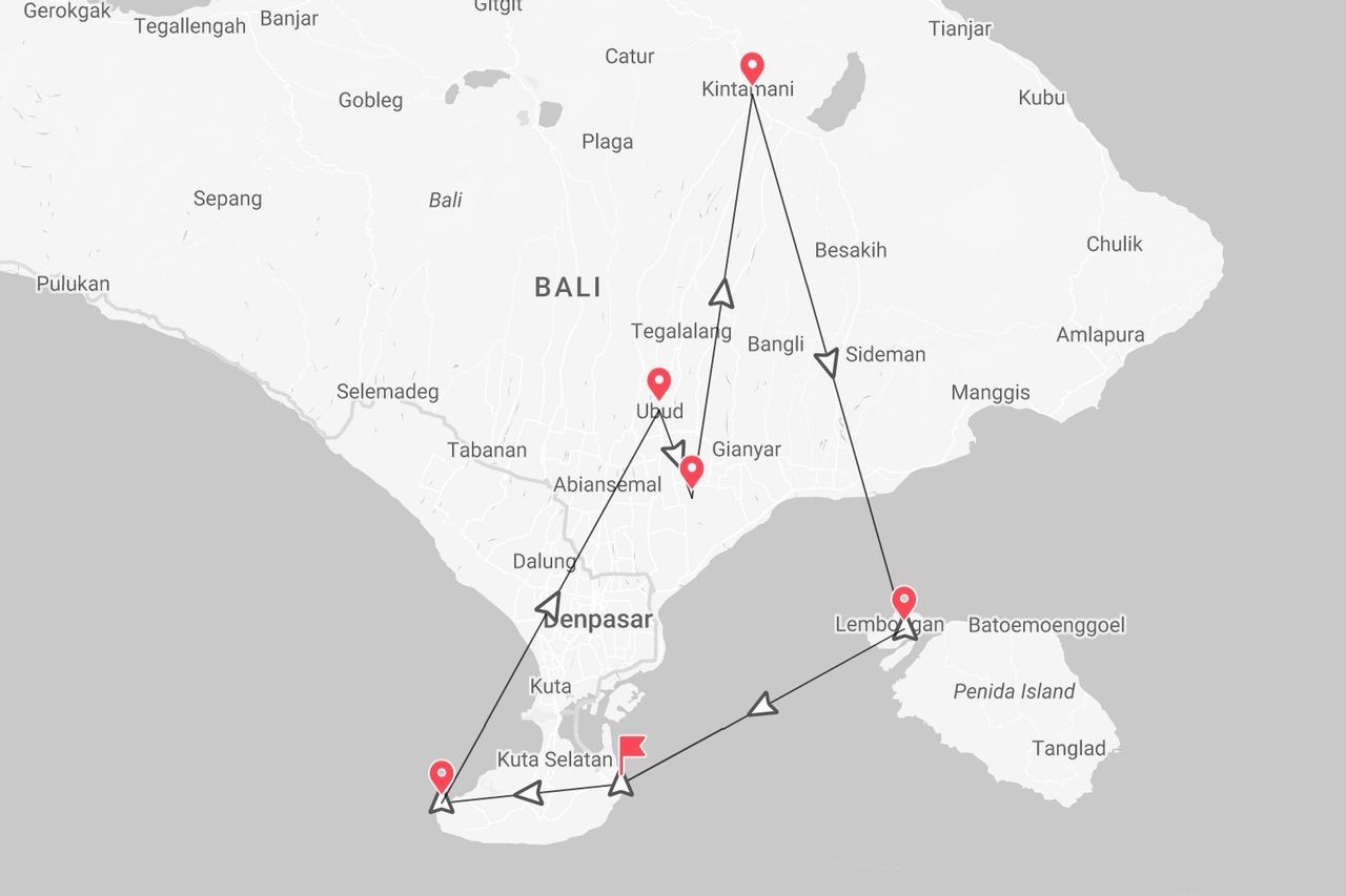 Una mappa di Bali che mostra un itinerario di viaggio che collega Kuta Selatan, Denpasar, Ubud, Kintamani, Sideman e Lembongan.