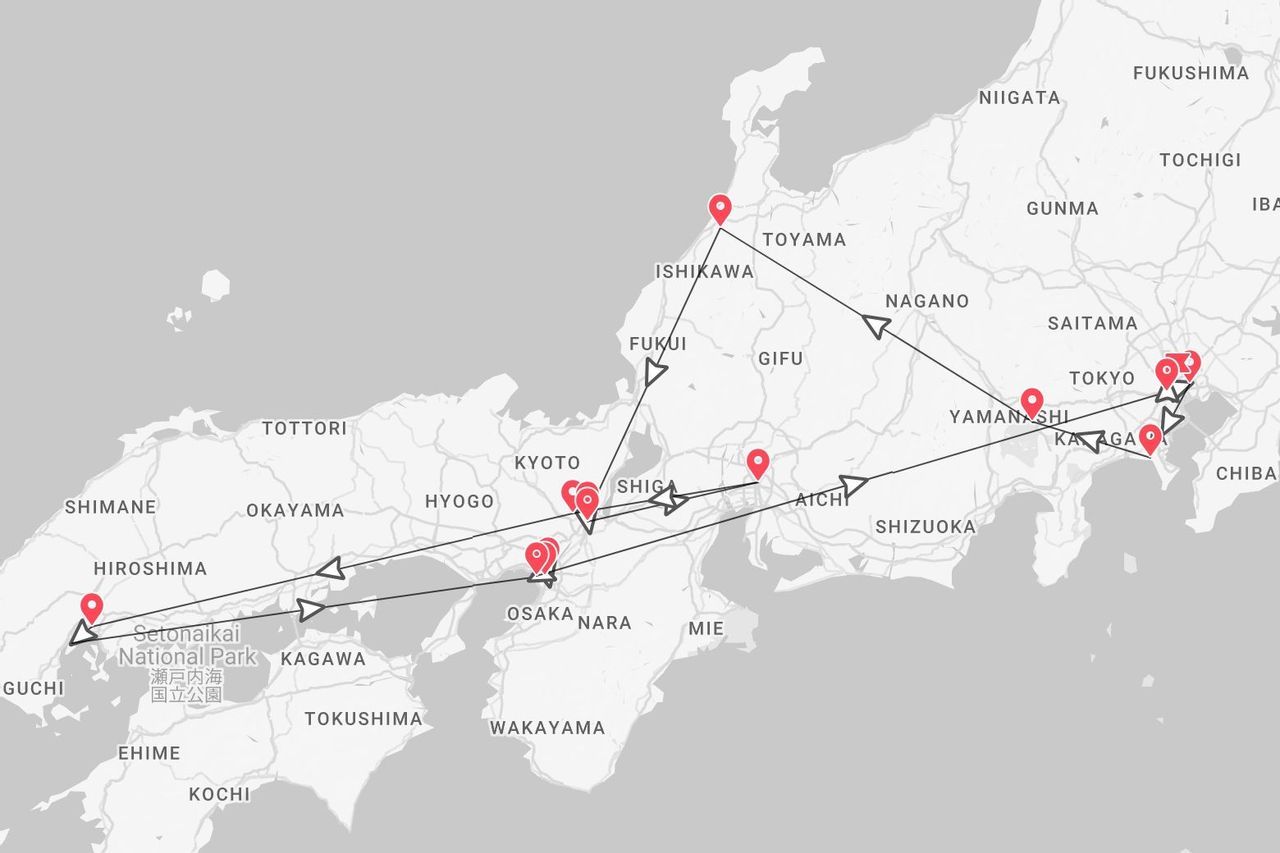 Una mappa del Giappone che mostra un itinerario di viaggio attraverso Tokyo, Kyoto, Osaka e altre città importanti.
