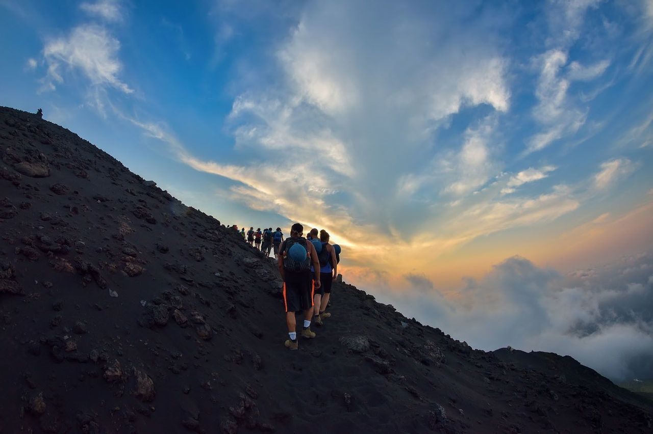 Travel-eolian-trekking-group