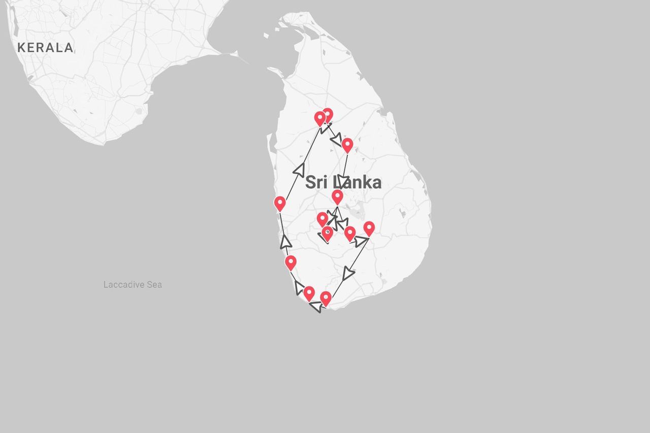Mapa de Sri Lanka con itinerario de viaje y ruta marcada con chinchetas rojas.