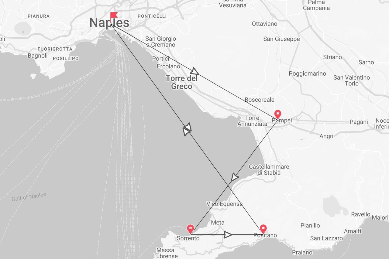 Une carte d'itinéraire de voyage en Italie, reliant Naples, Pompéi, Positano et Sorrente autour du golfe de Naples.