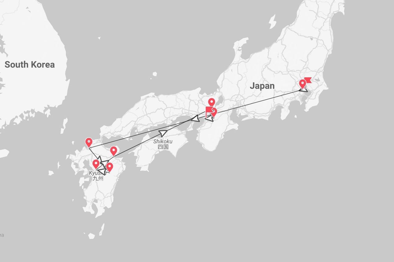 Mappa del Giappone che mostra un itinerario di viaggio con punti e linee di collegamento tra località nelle isole di Kyushu, Shikoku e Honshu.