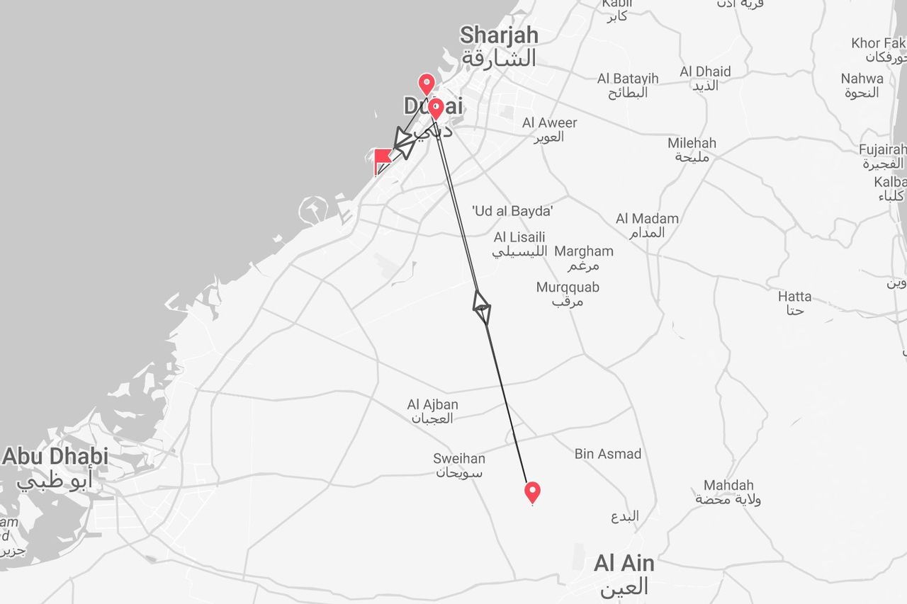 Mappa degli Emirati Arabi Uniti con itinerario di viaggio a più tappe, con partenza da Dubai.