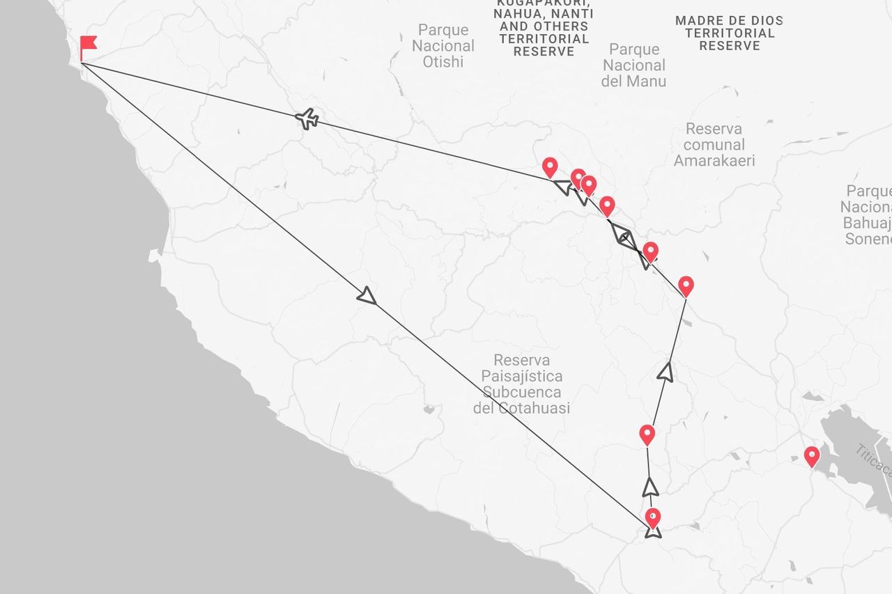 Mappa di un itinerario di viaggio in Perù, con il percorso segnato da puntine rosse che attraversano parchi nazionali e riserve.
