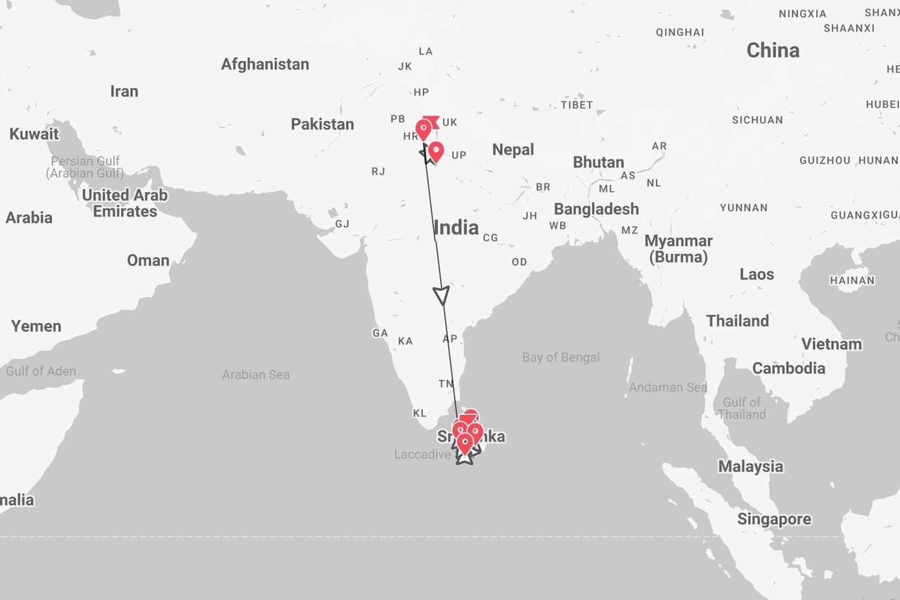 Una mappa dell'Asia meridionale che mostra un itinerario di viaggio con puntine rosse che segnano un percorso dall'India settentrionale a varie località dello Sri Lanka.
