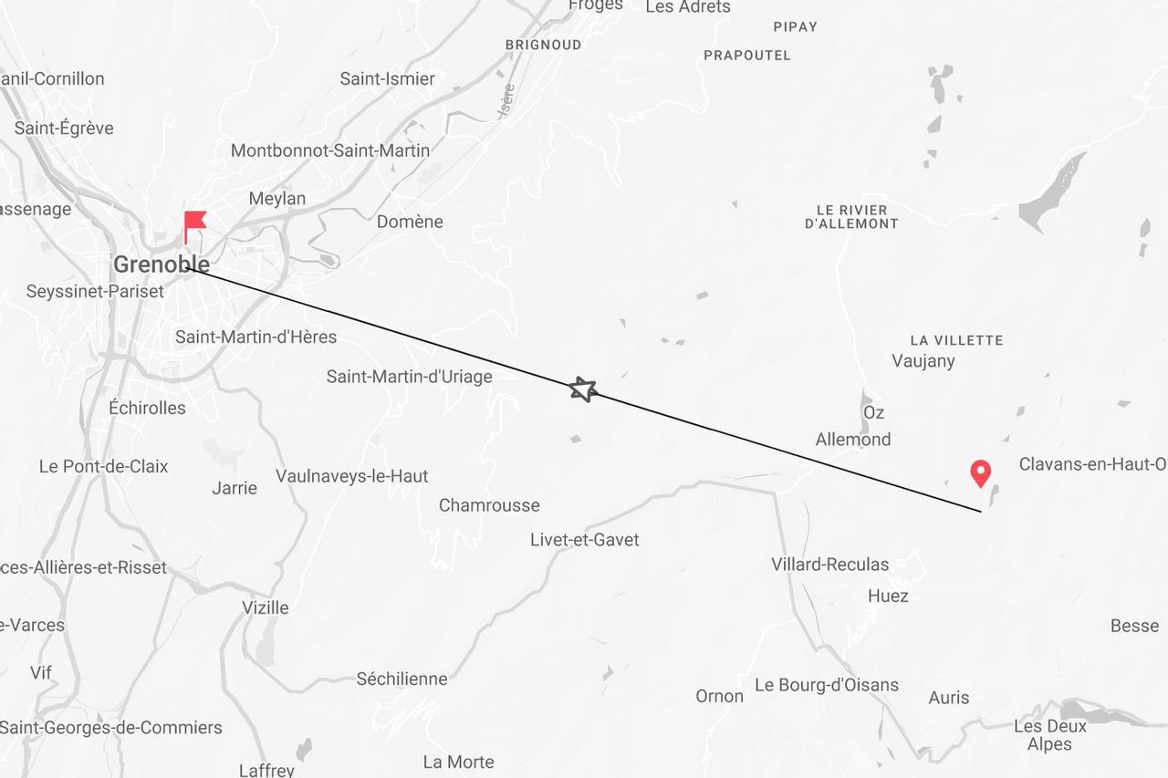 A black and white map showing a route from Grenoble to Clavans-en-Haut-Oisans in France.