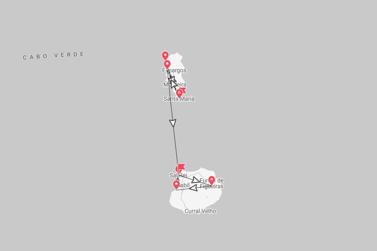 Une carte d'un itinéraire de voyage à travers deux îles du Cap-Vert, avec des arrêts dans des villes comme Espargos, Santa Maria et Sal Rei.