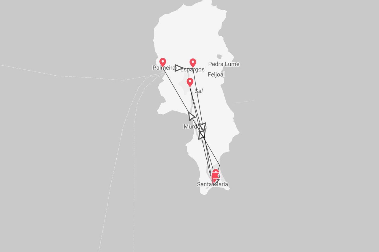 Un mapa de la isla de Sal en Cabo Verde que muestra un itinerario de viaje con paradas en Palmeira, Espargos y Santa María.