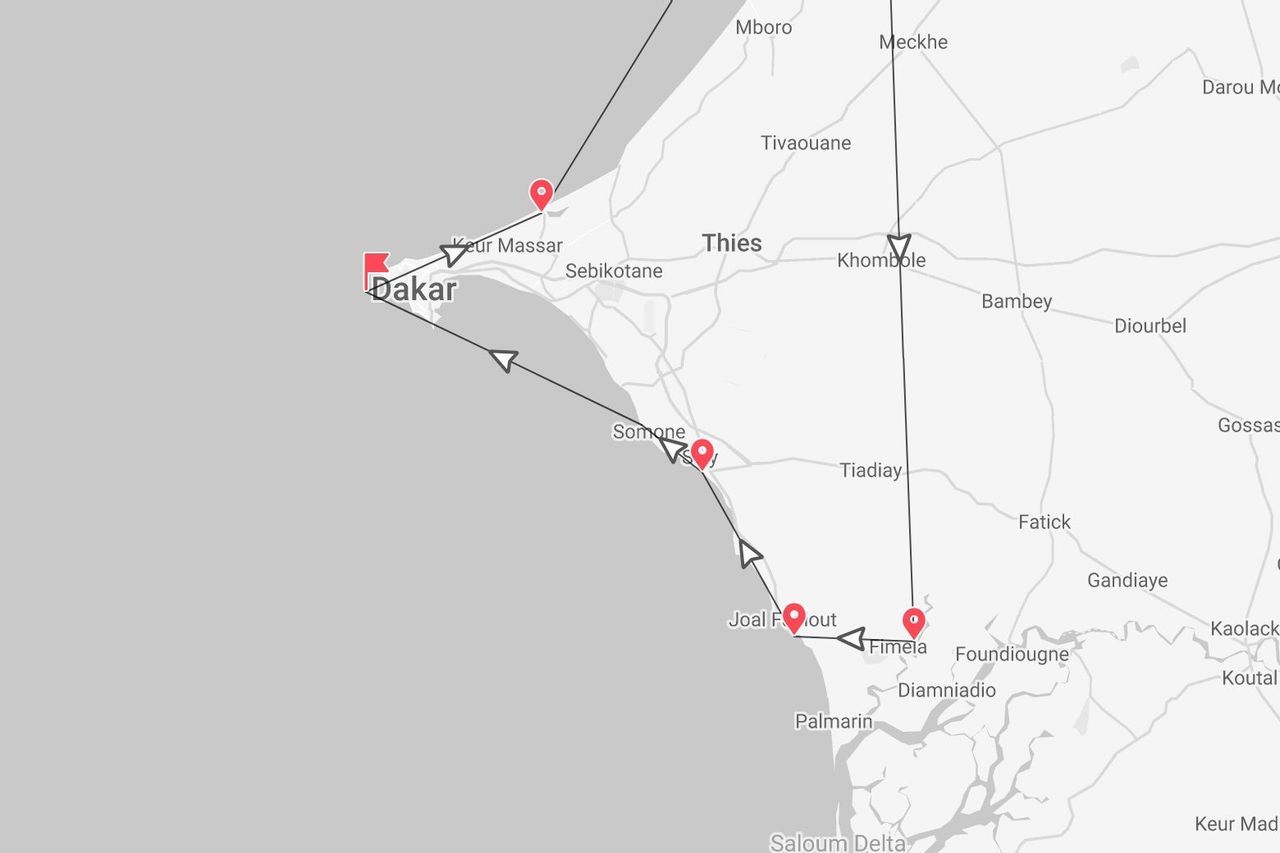 Mapa de itinerario de viaje por Senegal, con ruta marcada por ciudades como Dakar, Somone, Joal-Fadiouth y Foundiougne.