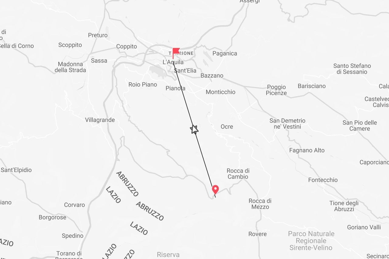 Mappa del percorso tra L'Aquila e Rocca di Cambio in Abruzzo, Italia.