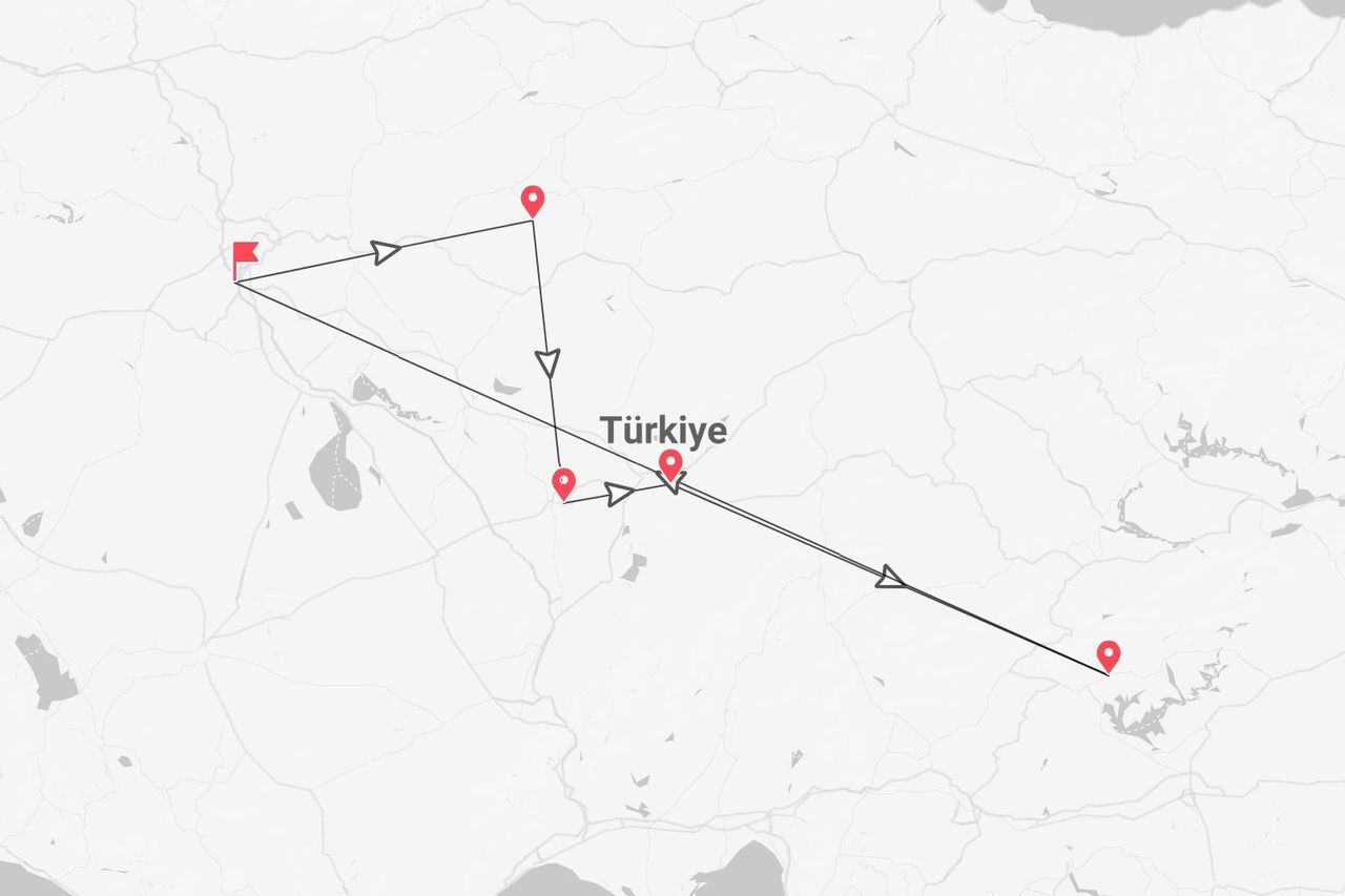 Una mappa della Turchia che mostra un itinerario di viaggio con puntine rosse e una bandiera di partenza.