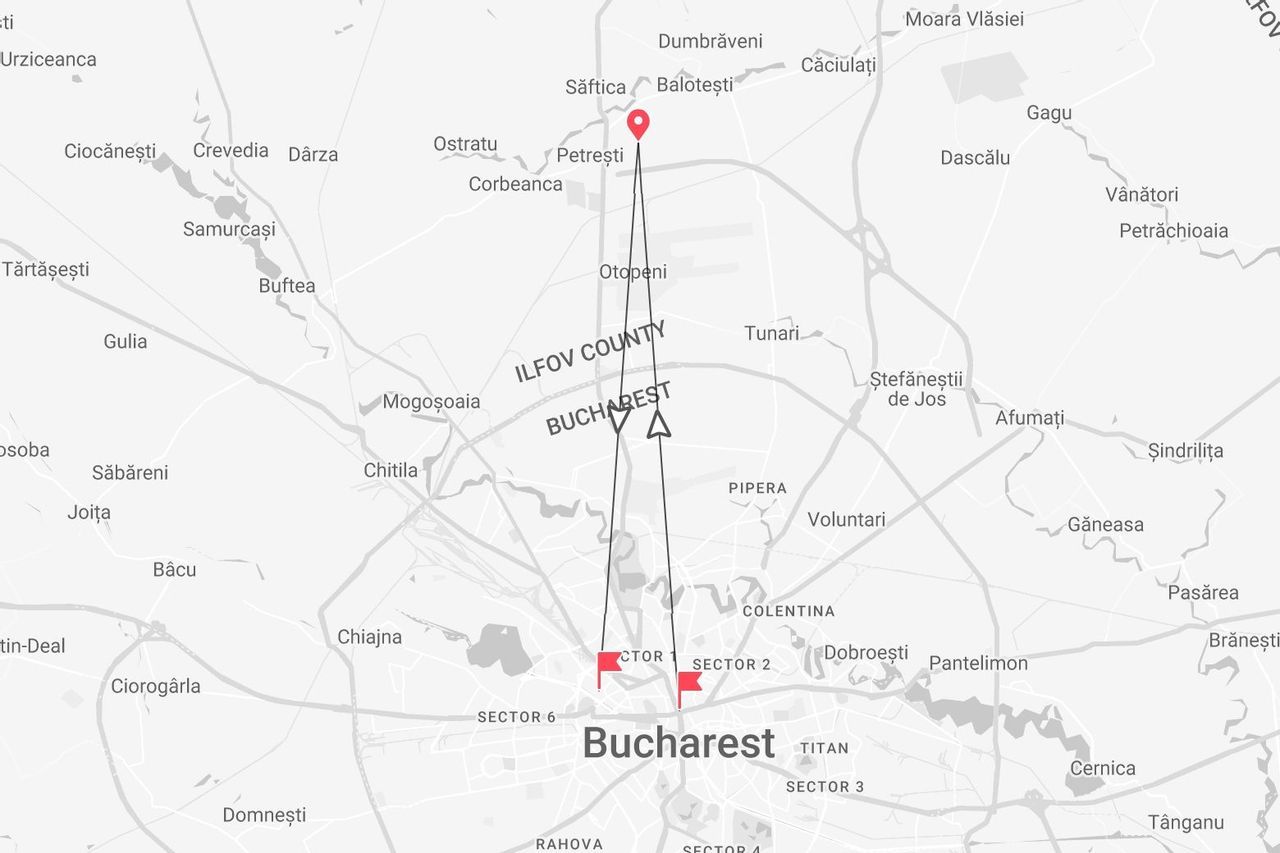 Mappa in scala di grigi di Bucarest, Romania, e della circostante Contea di Ilfov, che mostra un percorso segnalato da Petrești al Settore 1.