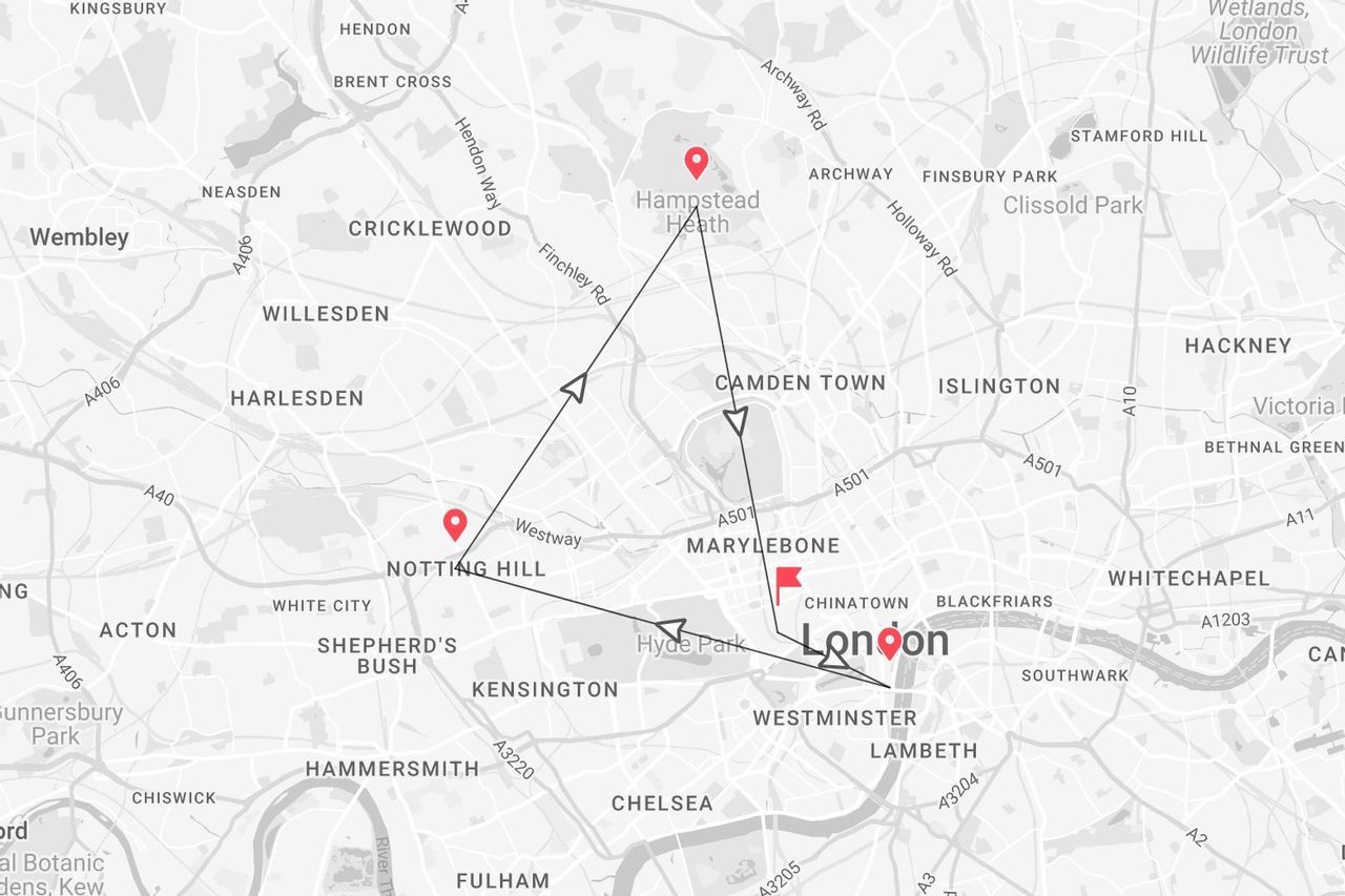 Una mappa di Londra con un percorso triangolare segnato tra Notting Hill, Hampstead Heath e il centro di Londra vicino a Westminster.