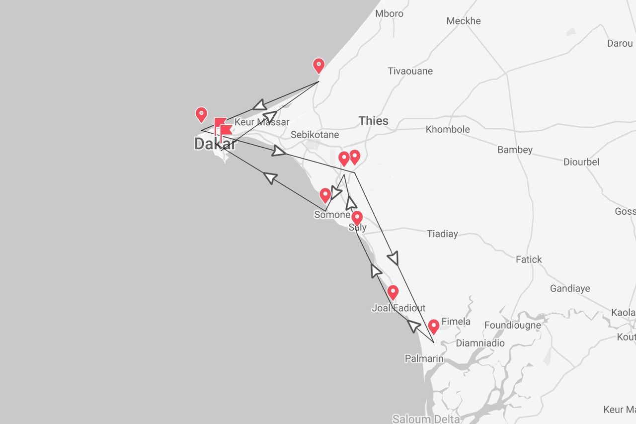 Una mappa che mostra un itinerario di viaggio in Senegal, partendo da Dakar e scendendo a sud lungo la costa attraverso Saly e Joal Fadiout.