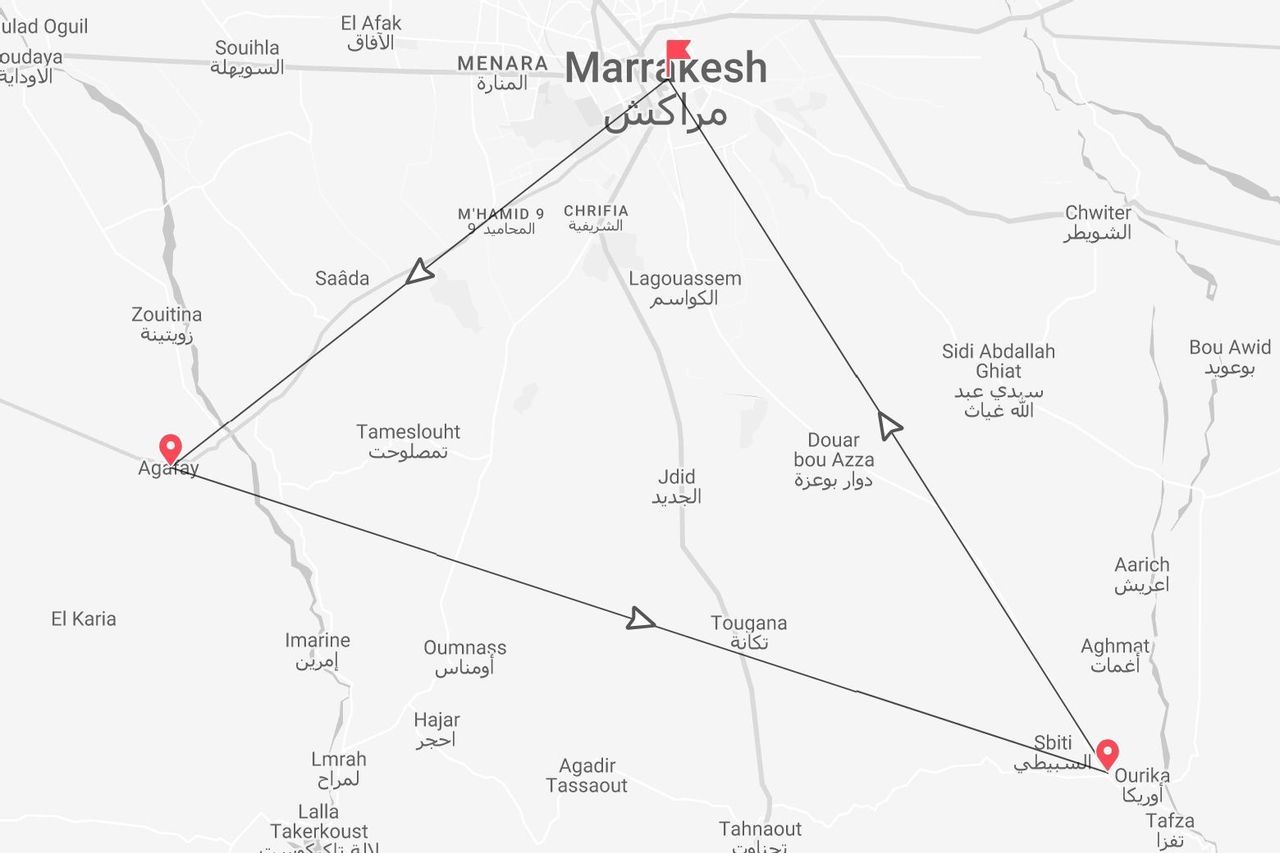Mapa de un itinerario de viaje en Marruecos, con una ruta triangular entre Marrakech, Agafay y Ourika.