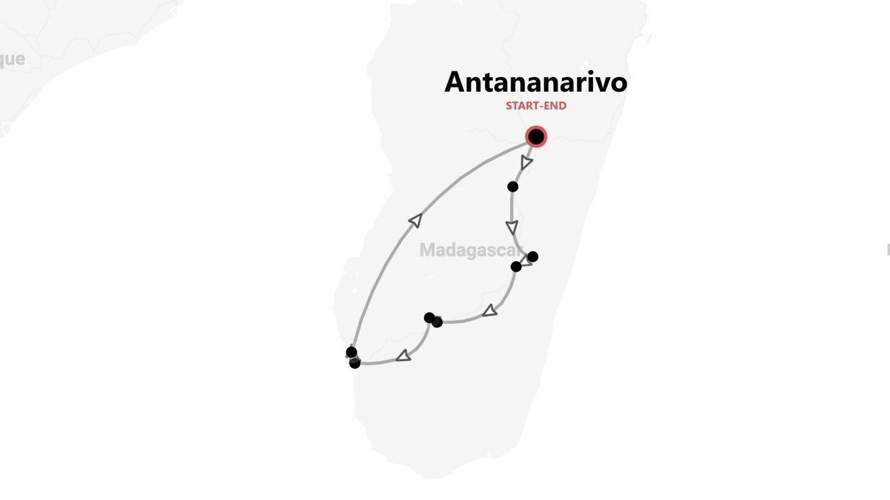 Una mappa stilizzata del Madagascar che mostra un itinerario di viaggio con partenza e arrivo ad Antananarivo.