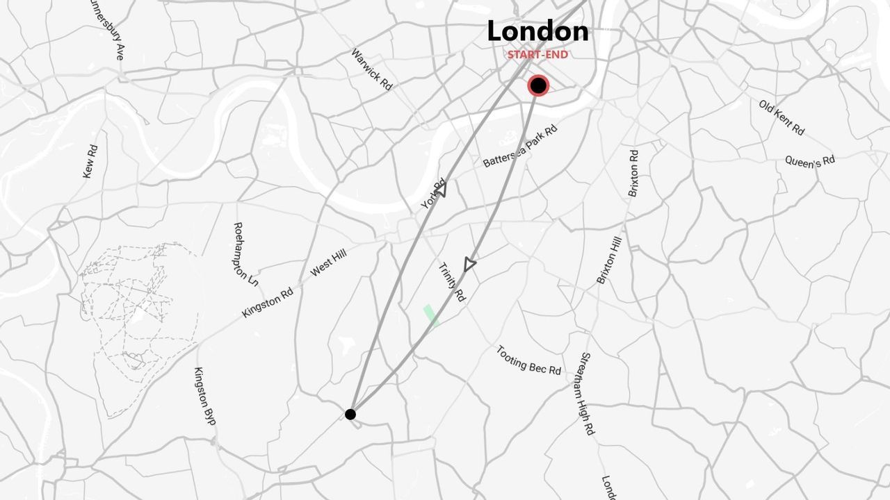 A black and white map of London showing a circular route that starts and ends in the city center.