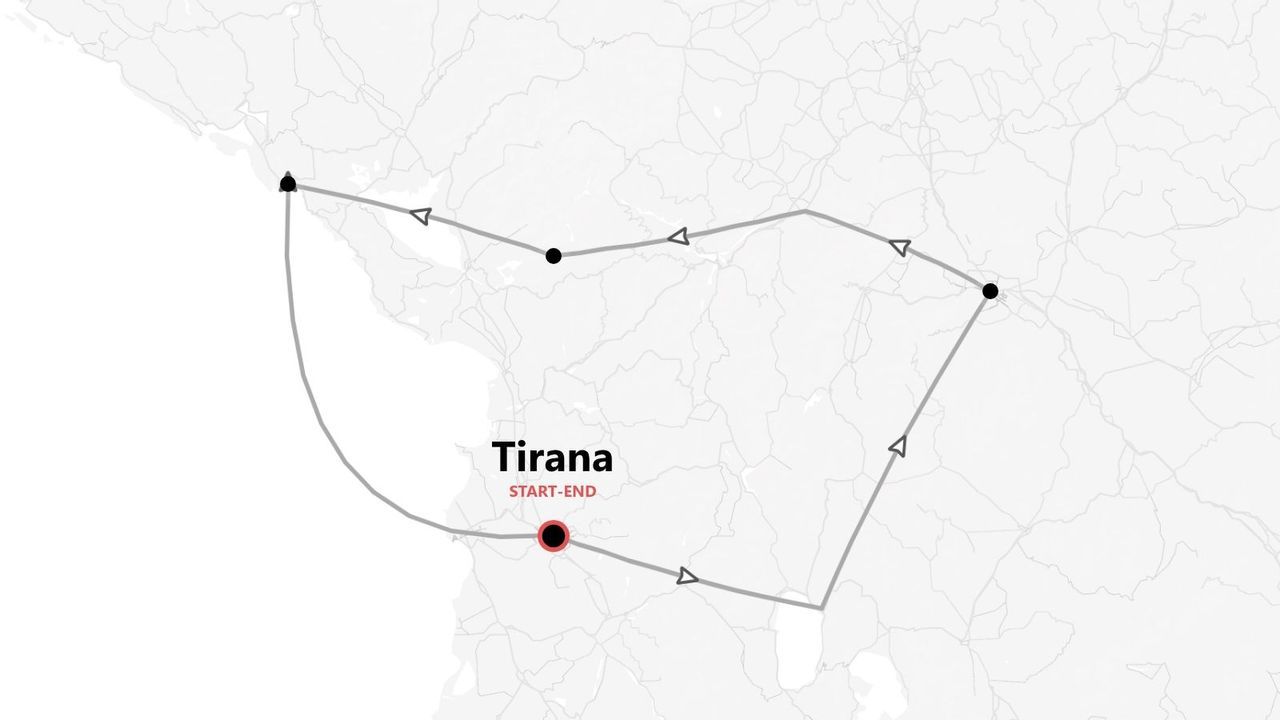 Une carte montrant un itinéraire de voyage en boucle qui commence et se termine à Tirana.