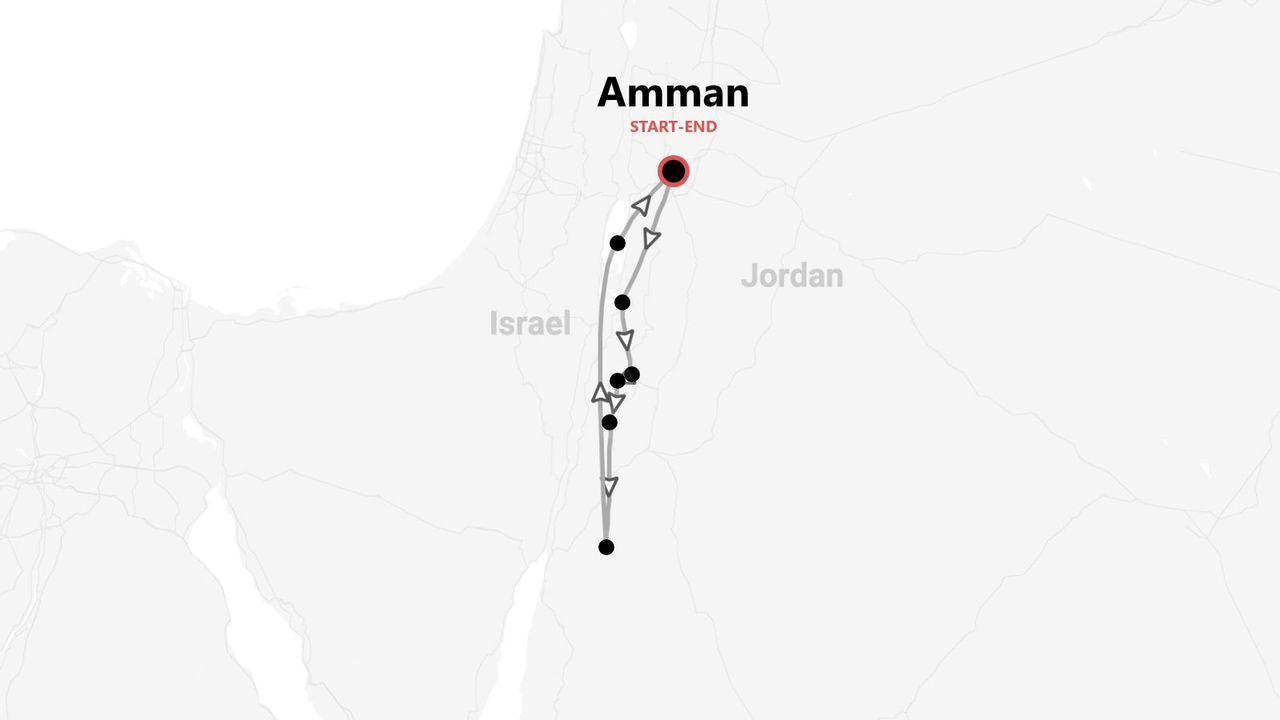 Carte d'un itinéraire de voyage en Jordanie, débutant et se terminant à Amman, et traversant le pays vers le sud.