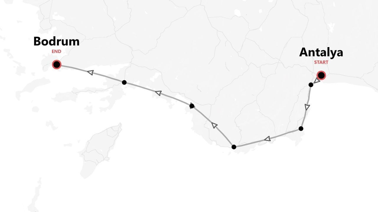 Una mappa che mostra un itinerario di viaggio che inizia ad Antalya e termina a Bodrum.