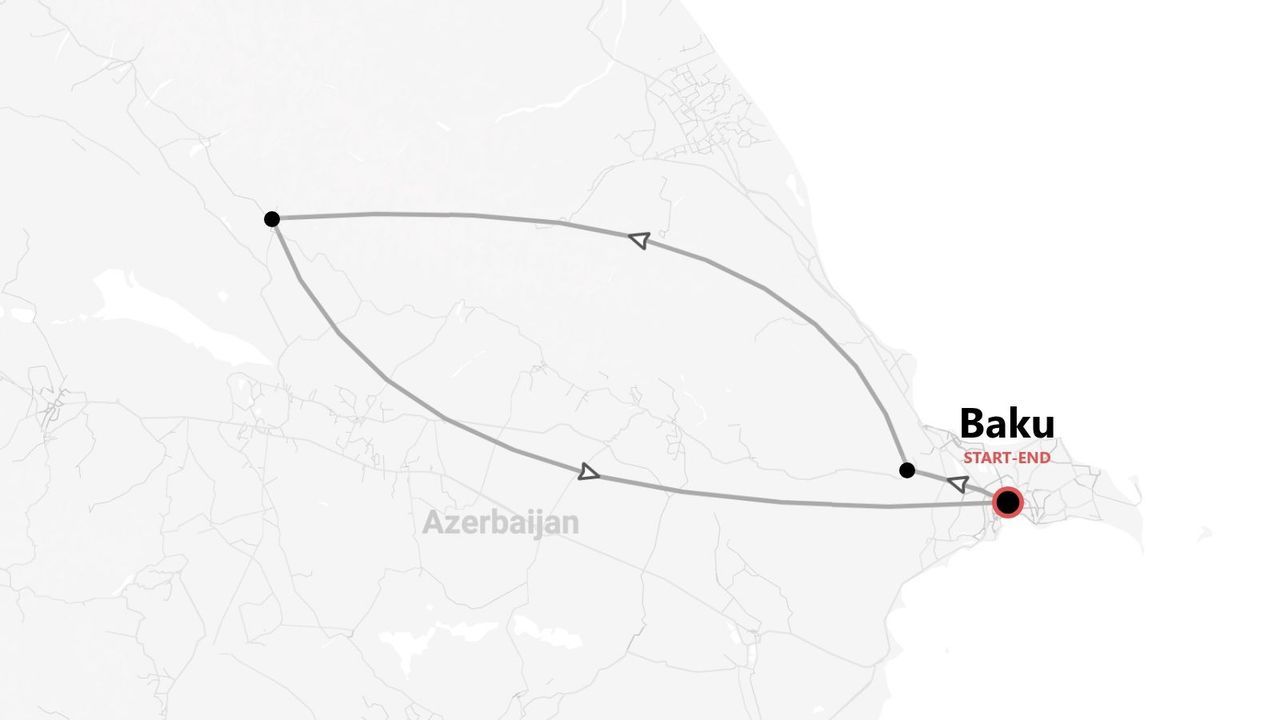 Una mappa dell'Azerbaigian che mostra un itinerario turistico che inizia e finisce nella città di Baku.