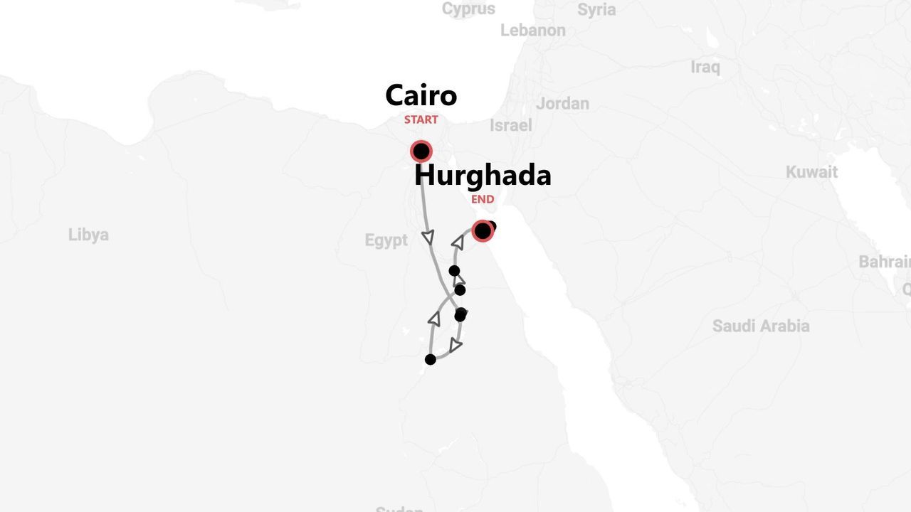 Una mappa dell'Egitto che mostra un itinerario di viaggio con partenza dal Cairo e arrivo a Hurghada, con diverse tappe lungo il percorso.