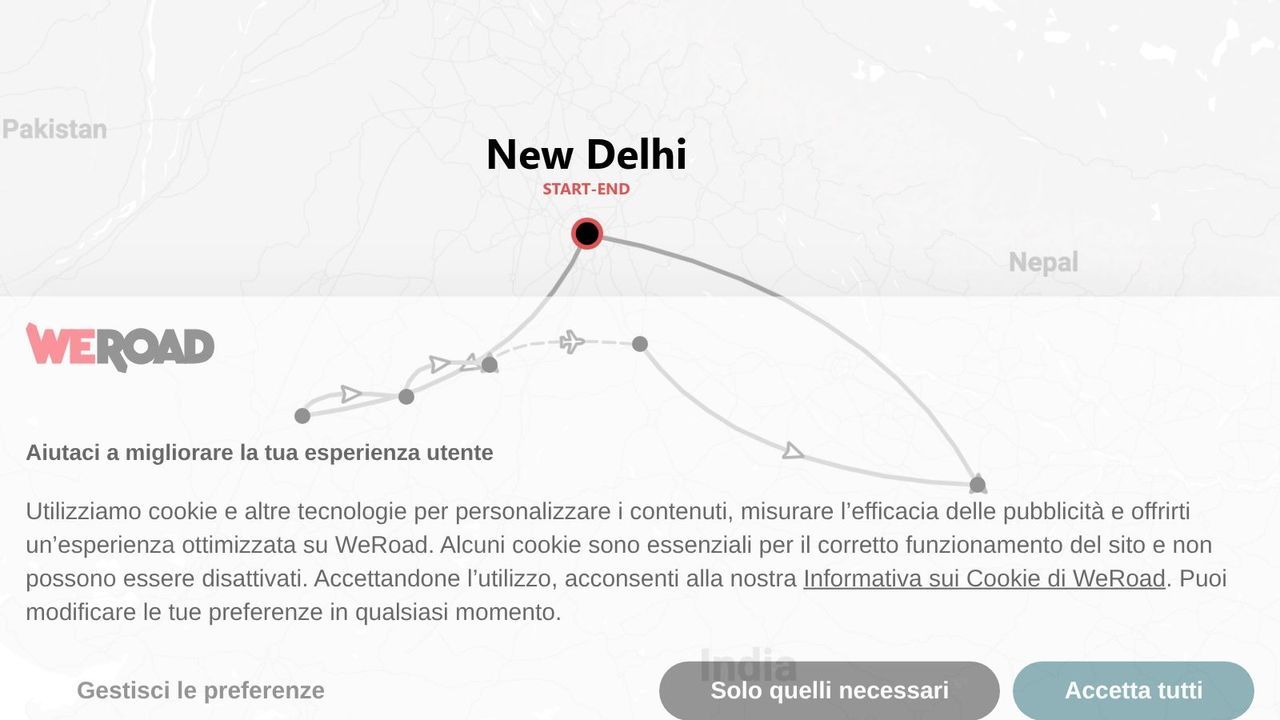 Una mappa che mostra un itinerario di viaggio WeRoad con partenza e arrivo a Nuova Delhi, India, e punti che si estendono verso il Nepal.