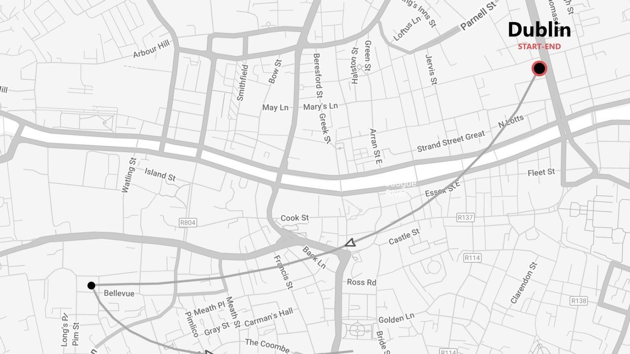 Un mapa en escala de grises mostrando una ruta por las calles de Dublín, con puntos de inicio y fin claramente marcados.