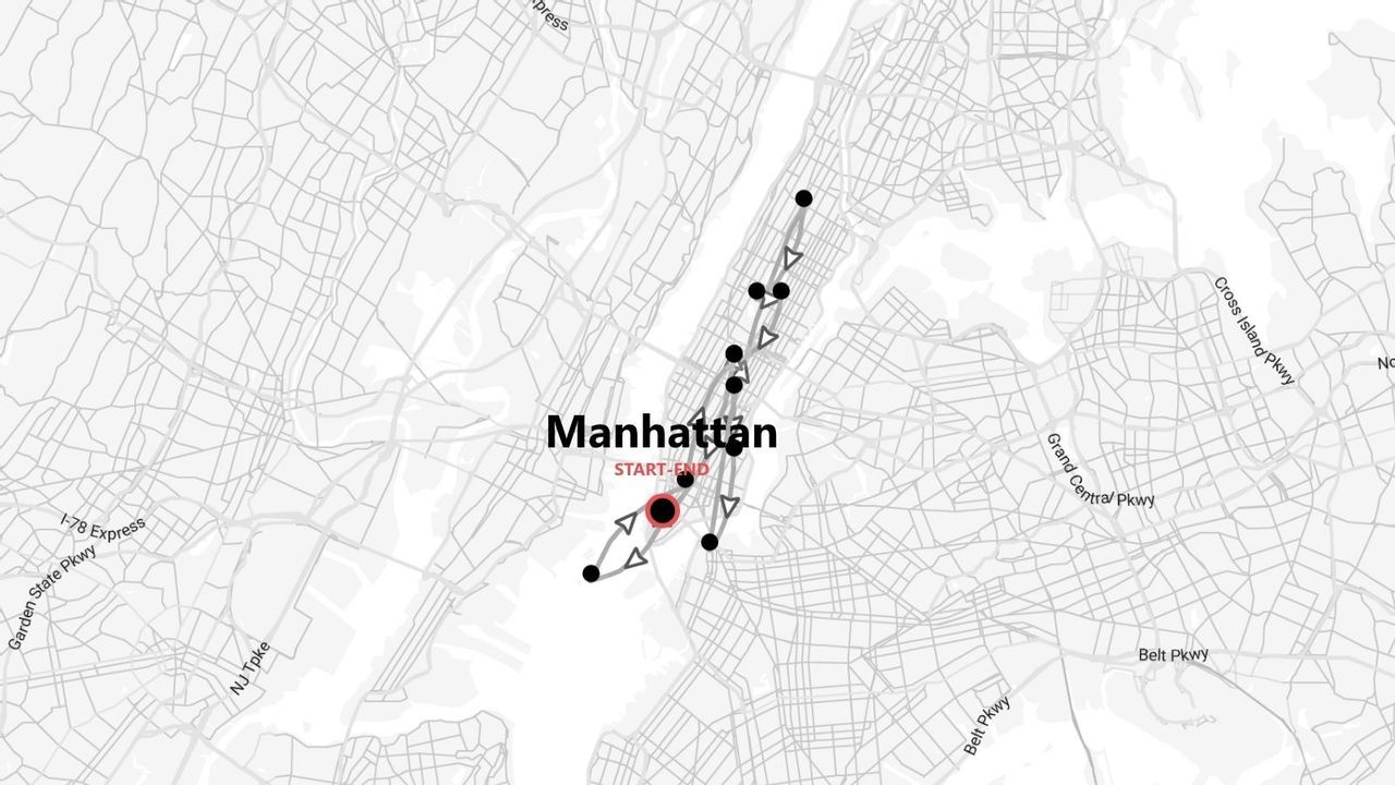 Un mapa en escala de grises de Manhattan, Nueva York, mostrando una ruta trazada con un punto de inicio y fin en el centro de la ciudad.