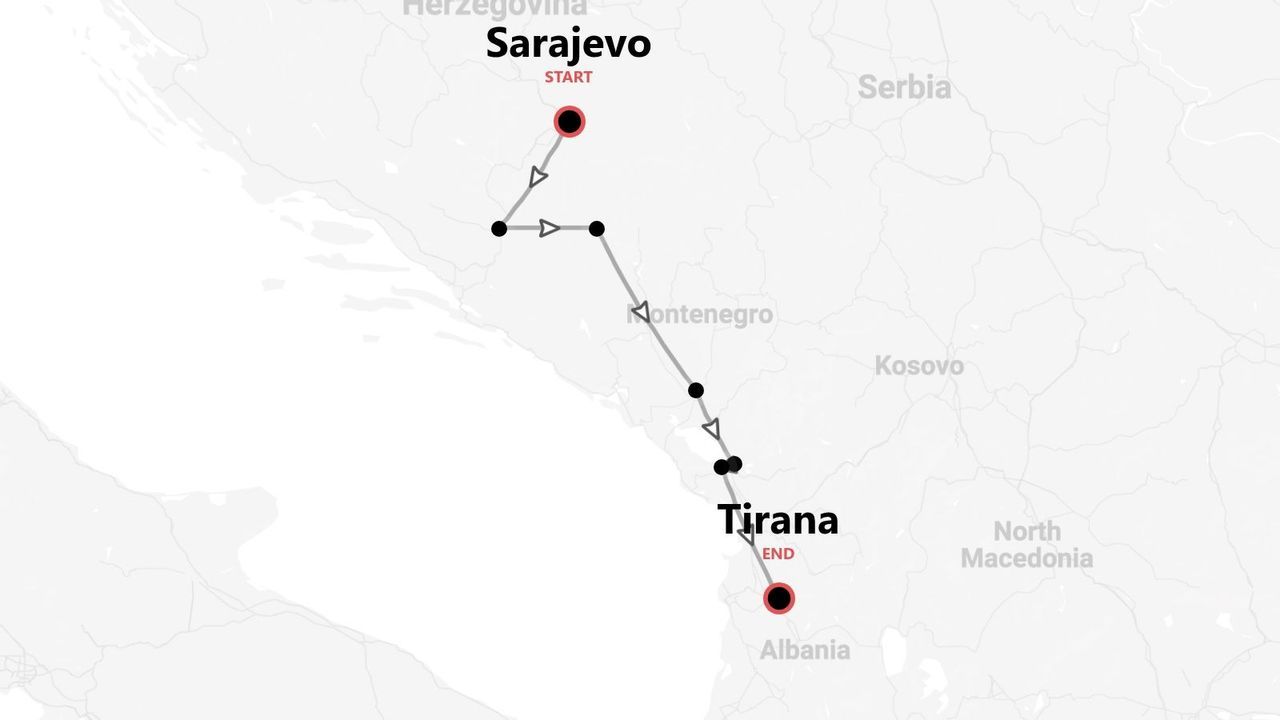 Mappa di un itinerario di viaggio che parte da Sarajevo, Bosnia-Erzegovina, attraversa il Montenegro e termina a Tirana, Albania.
