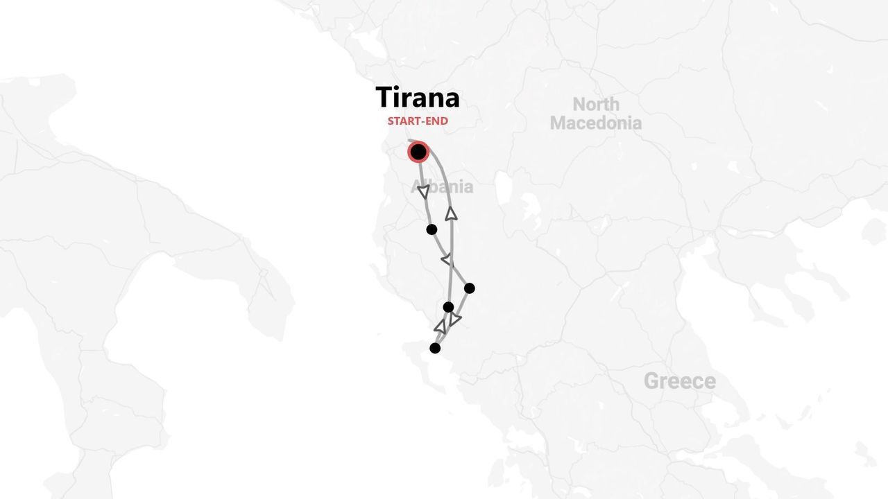 Une carte montrant un itinéraire de voyage à travers l'Albanie, commençant et se terminant dans la capitale, Tirana.