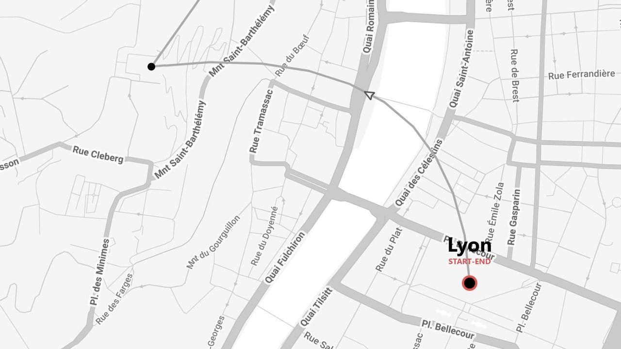 Plan de Lyon avec un itinéraire tracé, départ et arrivée Place Bellecour.