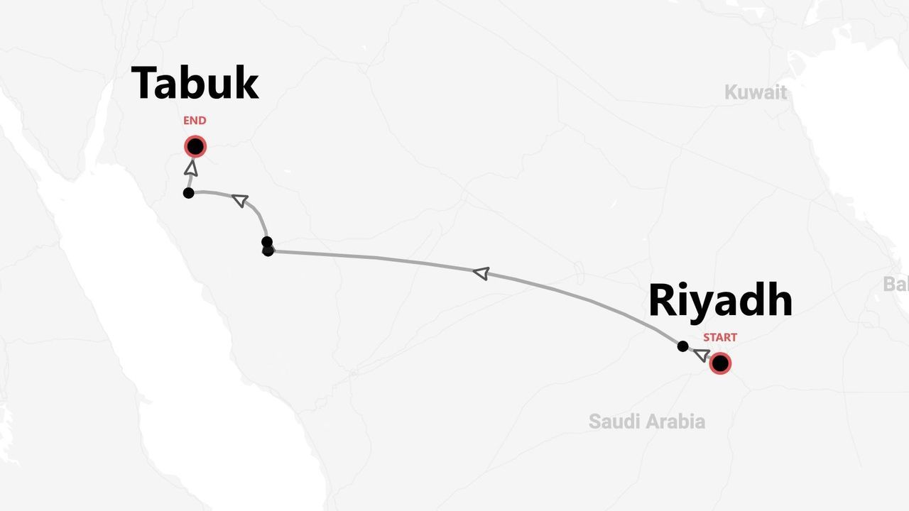 Una mappa che mostra un itinerario di viaggio in Arabia Saudita, con partenza da Riyadh e arrivo a Tabuk.