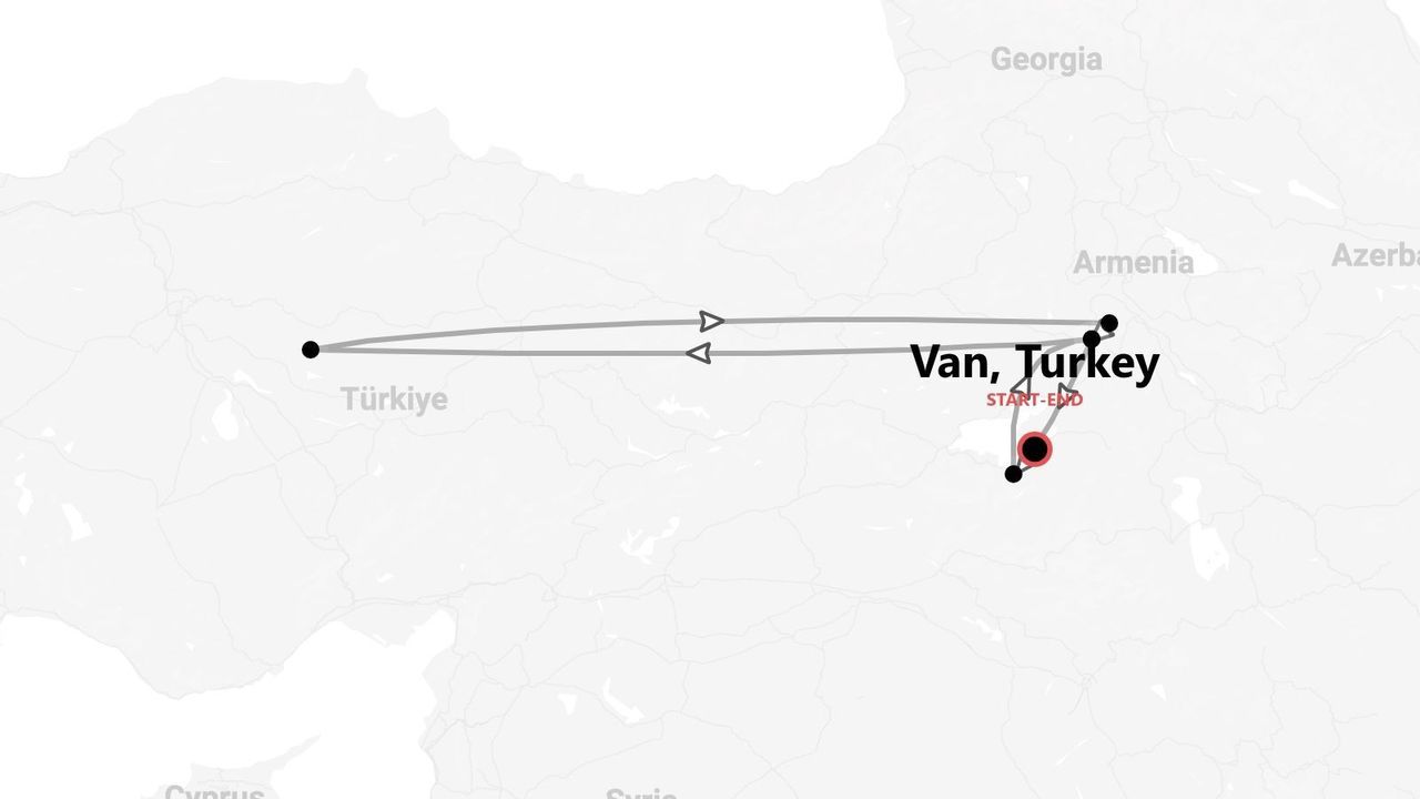 Una mappa che mostra un itinerario di viaggio attraverso la Turchia orientale, con inizio e fine nella città di Van.