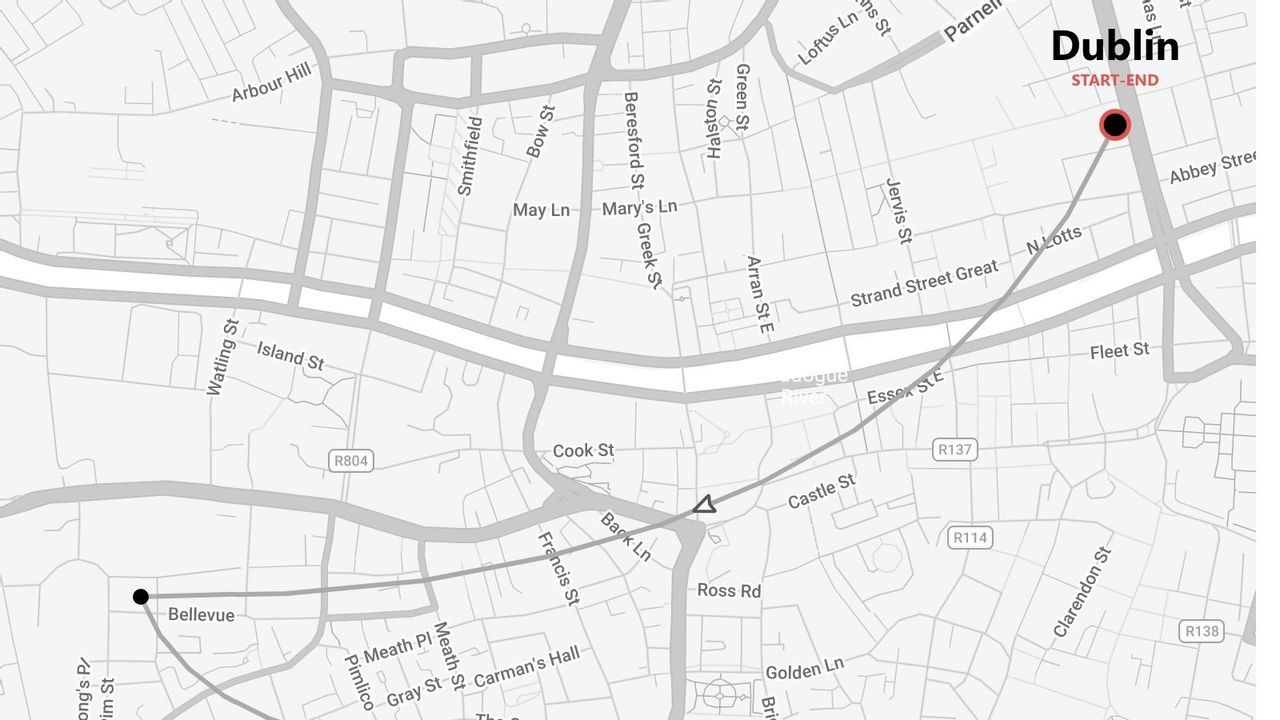 Un mapa callejero en escala de grises de Dublín que muestra una ruta desde Bellevue hasta un punto de inicio y fin cerca de Abbey Street.