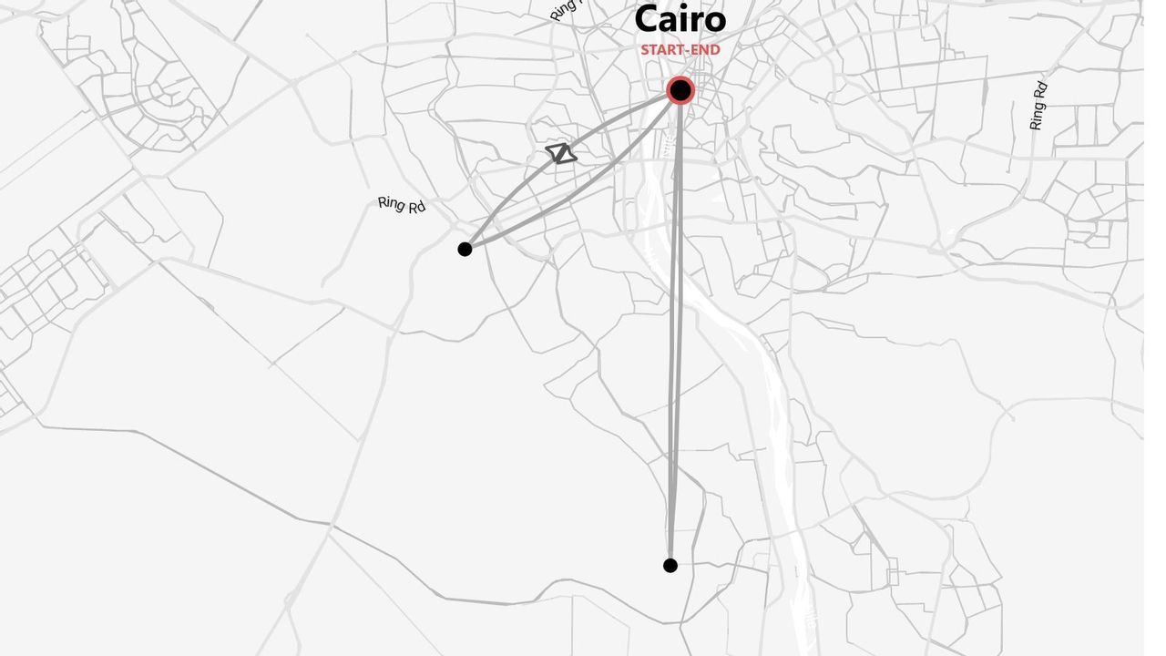 Une carte en noir et blanc du Caire montrant un itinéraire de voyage avec un point de départ et d'arrivée désignés dans la ville.
