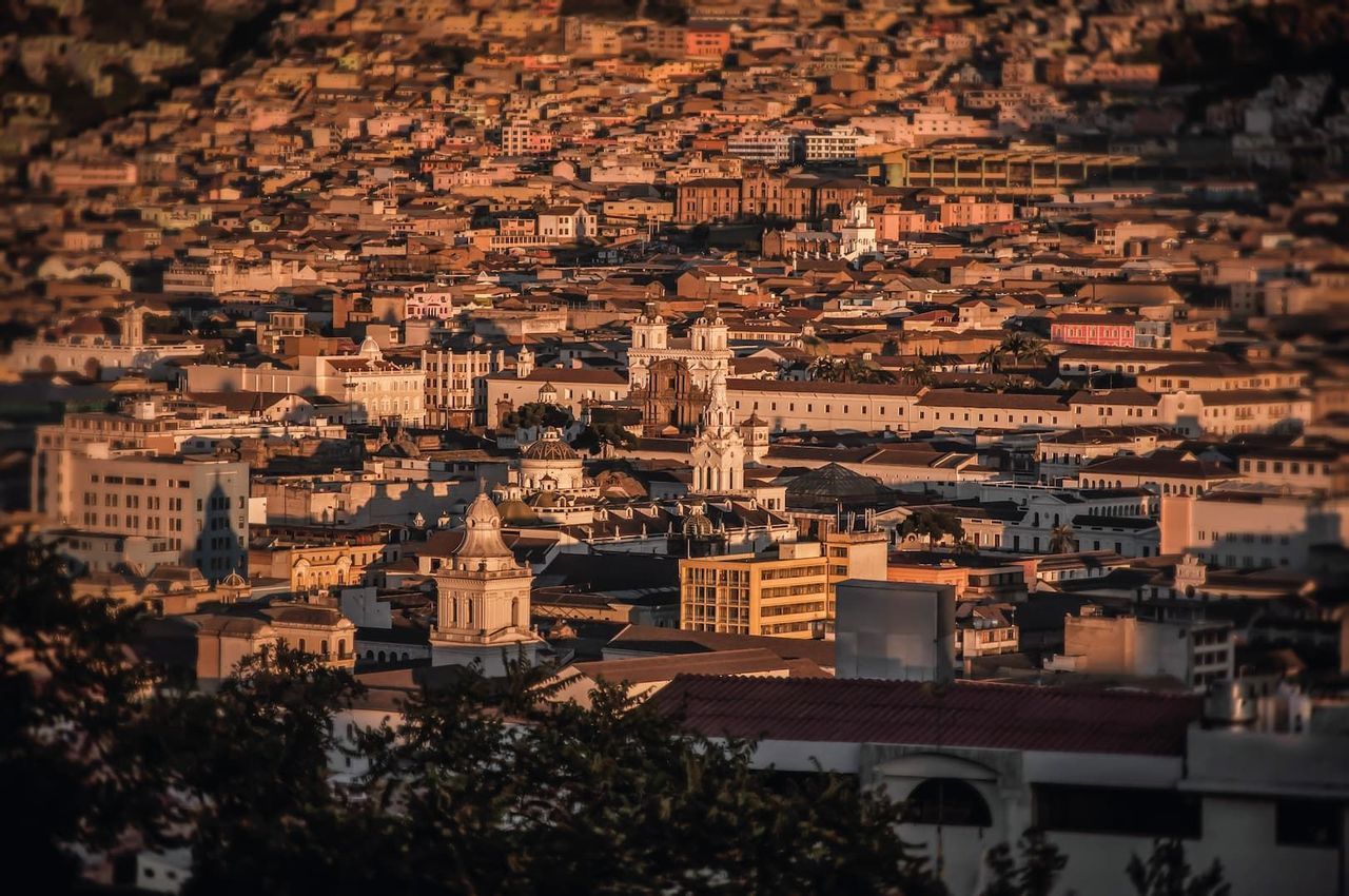 Quito-Panoramic-old-town-2.jpg