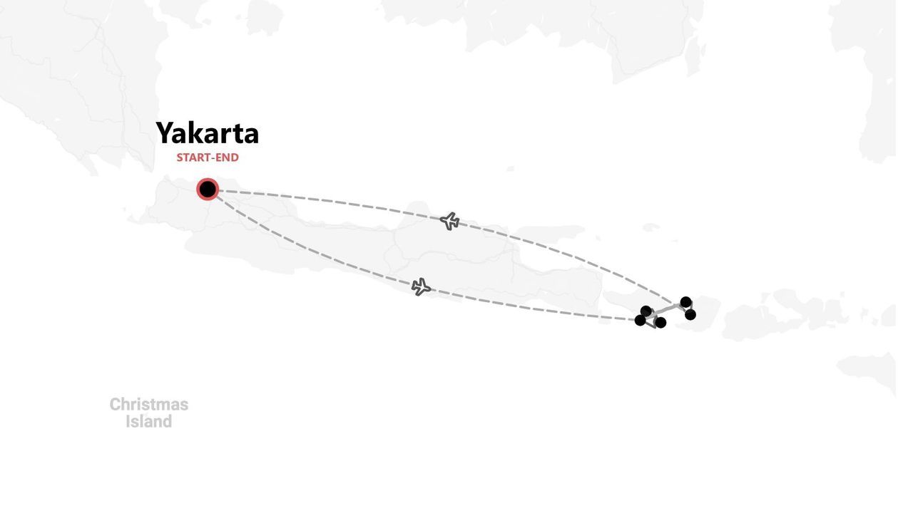 Mapa de un itinerario de ida y vuelta que comienza y termina en Yakarta, mostrando rutas de vuelo y múltiples paradas en islas al este.