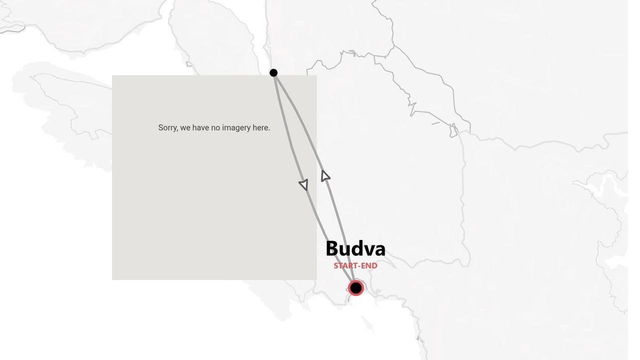 Una mappa che illustra un itinerario di viaggio con Budva come punto di partenza e arrivo.