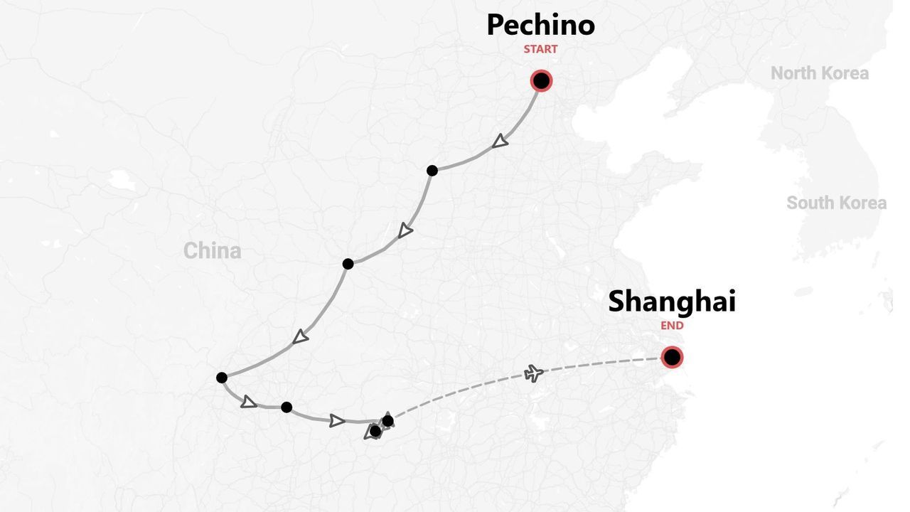 Una mappa che mostra un itinerario di viaggio in Cina, con inizio a Pechino e fine a Shanghai.